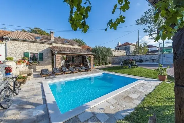 Villa, Sigara İçilebilir