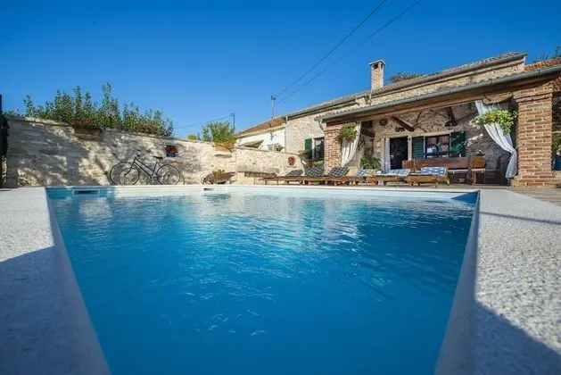 Villa, Sigara İçilebilir