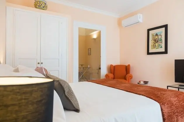 Superior Tek Büyük Yataklı Oda, 1 Büyük (Queen) Boy Yatak, Balkon, Şehir Manzaralı (Porta Carini)