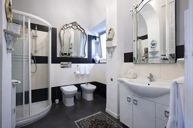Deluxe Ev (External Bathroom)