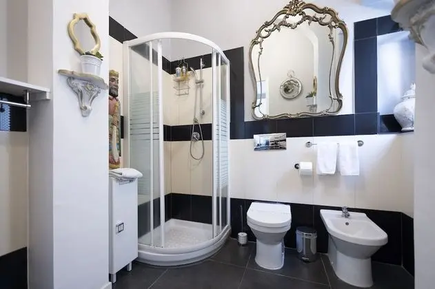 Deluxe Ev (External Bathroom)