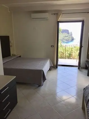 Tek Büyük Yataklı Oda, Teras, Deniz Manzaralı