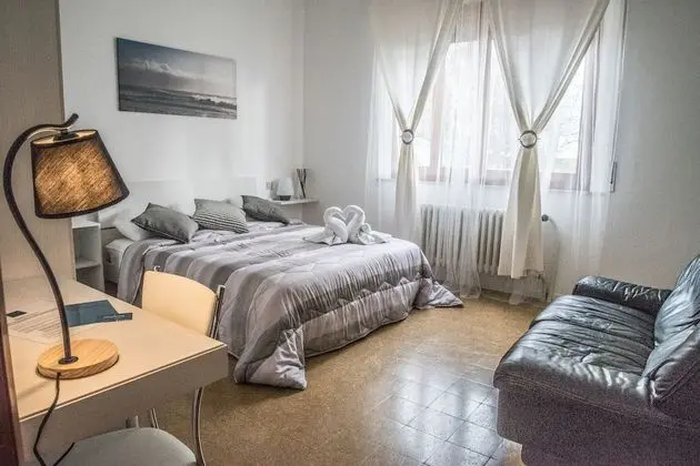 Basic Tek Büyük Yataklı Oda, 1 Büyük (Queen) Boy Yatak ve Çekyat, Banyolu/Duşlu