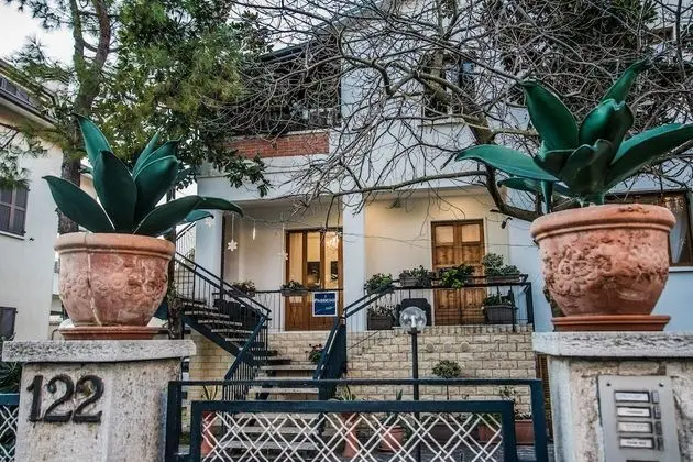 Basic Tek Büyük Yataklı Oda, 1 Büyük (Queen) Boy Yatak ve Çekyat, Banyolu/Duşlu