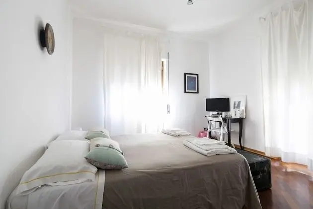 Basic Tek Büyük Yataklı Oda (Micione)