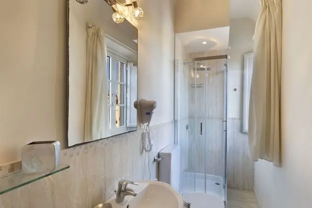 Deluxe Tek Büyük veya İki Ayrı Yataklı Oda