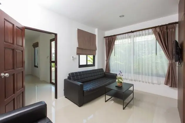 Villa with Garden View