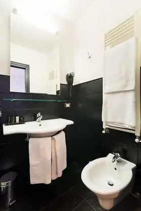 Basic Tek Büyük Yataklı Oda