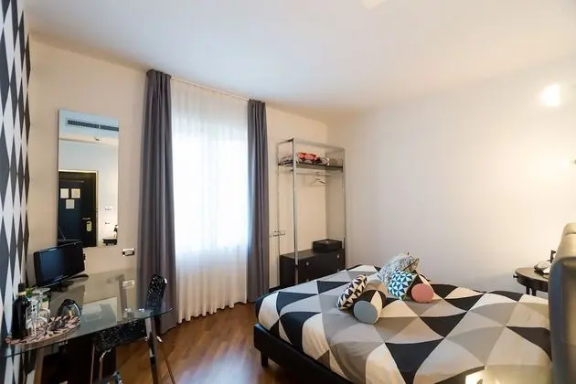 Comfort Tek Büyük veya İki Ayrı Yataklı Oda