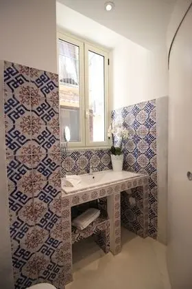 Junior Süit, Balkon