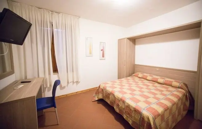 Büyük Yataklı Tek Kişilik Oda