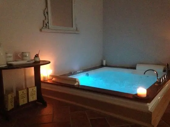 Süit, Sıcak Su Küveti (Lavander Spa)