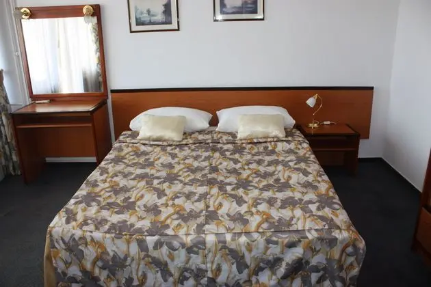 1 Çift Kişilik Veya 2 Tek Kişilik Yatak Standard