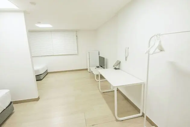Deluxe Triple (Hotel Room)