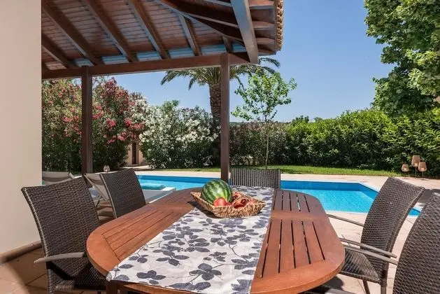 Villa (Aphrodite)
