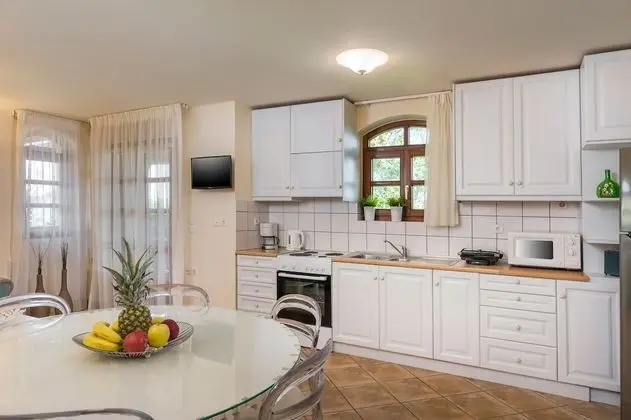 Villa (Argo)