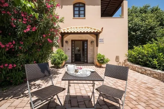 Villa (Argo)