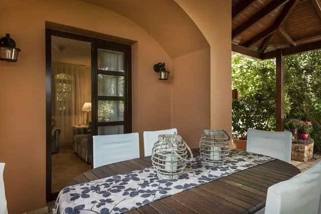 Villa (Argo)