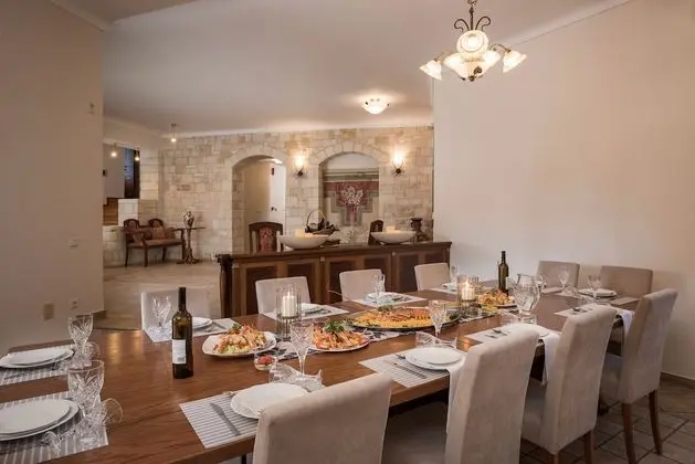Villa (Natalie)