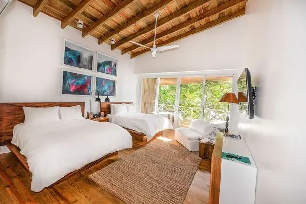 Luxury Suite, 2 Queen Beds, Sea View