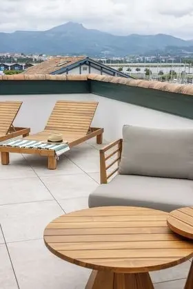 Süit, Teras, Havuz Manzaralı