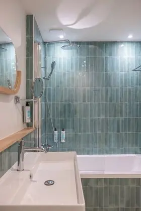 Süit, Teras, Havuz Manzaralı