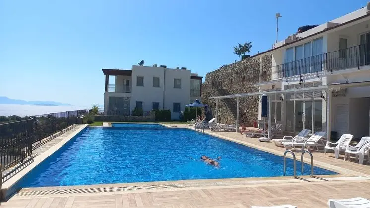 Daire-İki Yatak Odalı, Bahçe Manzaralı, Balkonlu