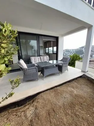 Villa, Deniz ve Dağ Manzaralı, Özel Bahçeli