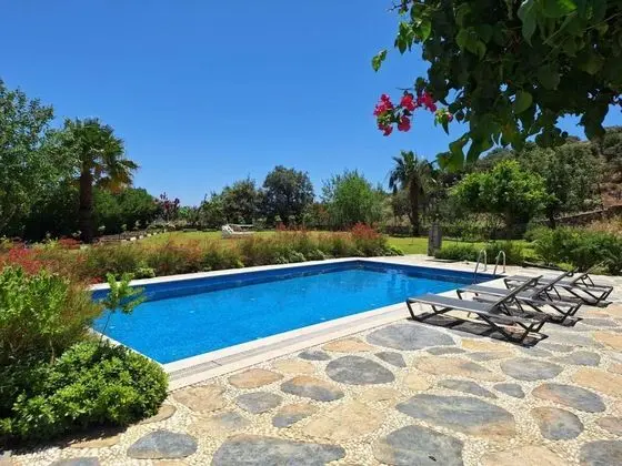 Villa, Havuz Manzaralı, Giriş Katı