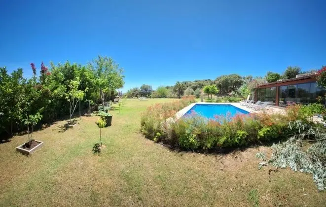 Villa, Havuz Manzaralı, Giriş Katı