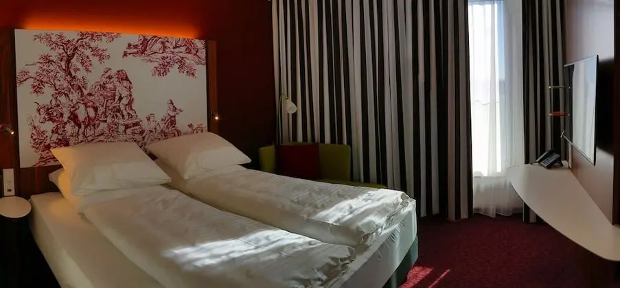 Comfort Tek Büyük Yataklı Oda