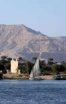 Superior Queen or Twin Front Nile View