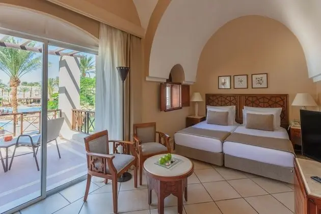 Superior Queen or Twin Room, Pool view