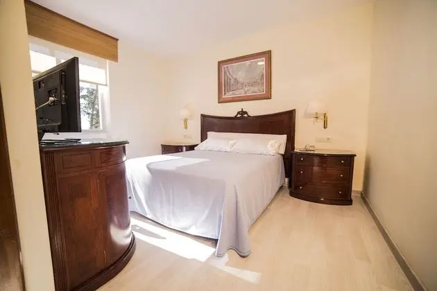 Classic Tek Büyük Yataklı Oda