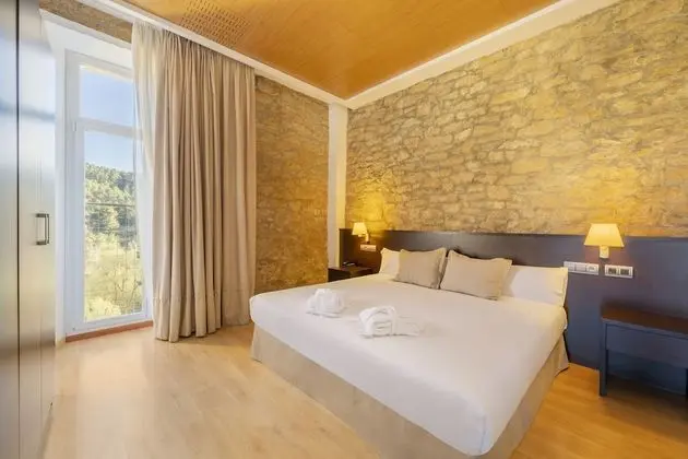 Büyük Yataklı Tek Kişilik Oda