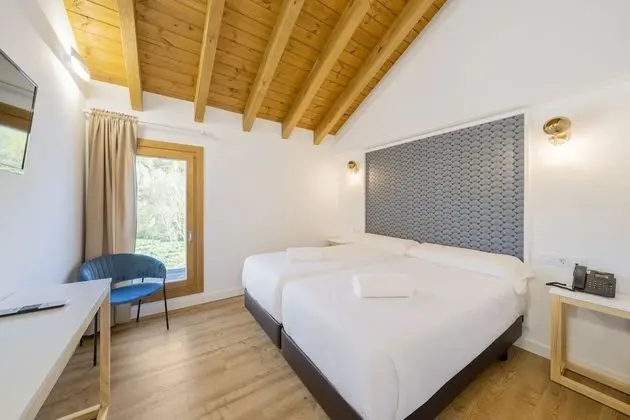 Standard Tek Büyük veya İki Ayrı Yataklı Oda