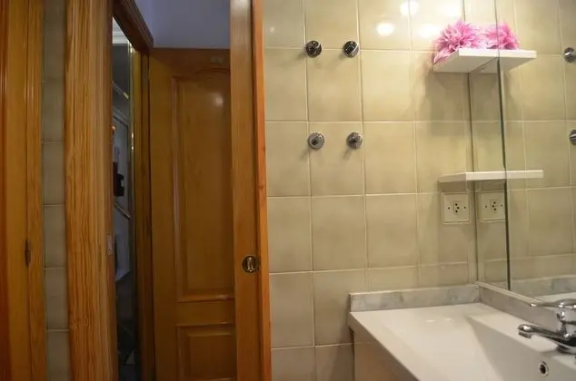 Tek Büyük Yataklı Oda, Banyolu/Duşlu