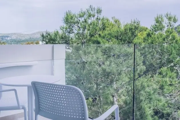 Junior Süit, Balkon
