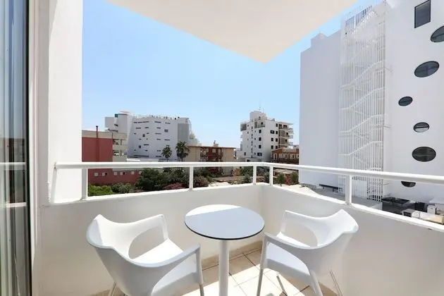 Tek Büyük Yataklı Oda, Balkon