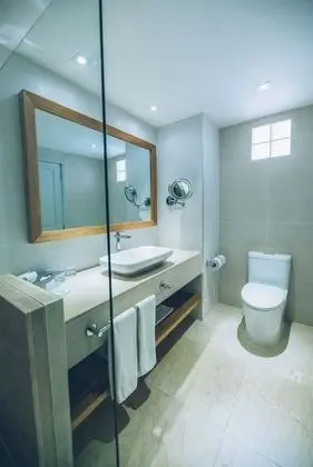 Last Room Available, Single