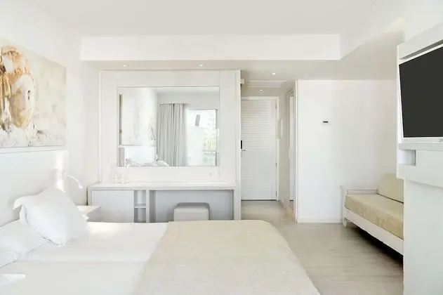 Üç Kişilik Oda, Balkon (2+1)