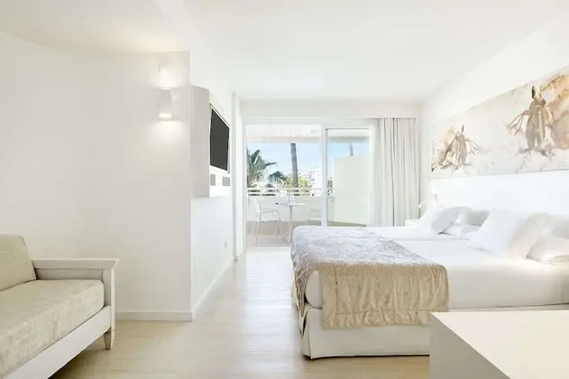 Üç Kişilik Oda, Balkon (2+1)