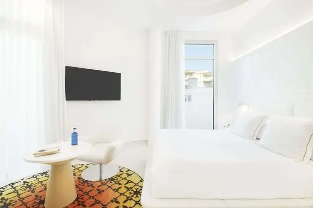 Büyük Yataklı Tek Kişilik Oda (Marcel Wanders Room Single Use)