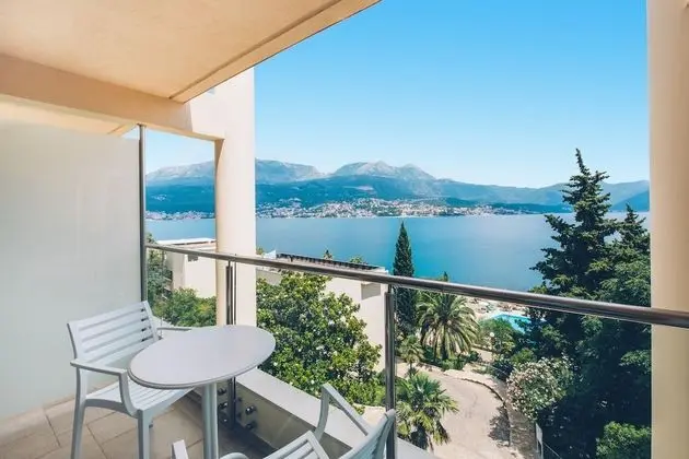 Tek Büyük Yataklı Oda, Kısmi Deniz Manzaralı