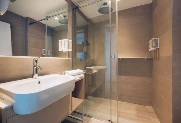 Tek Büyük Yataklı Oda, Kısmi Deniz Manzaralı