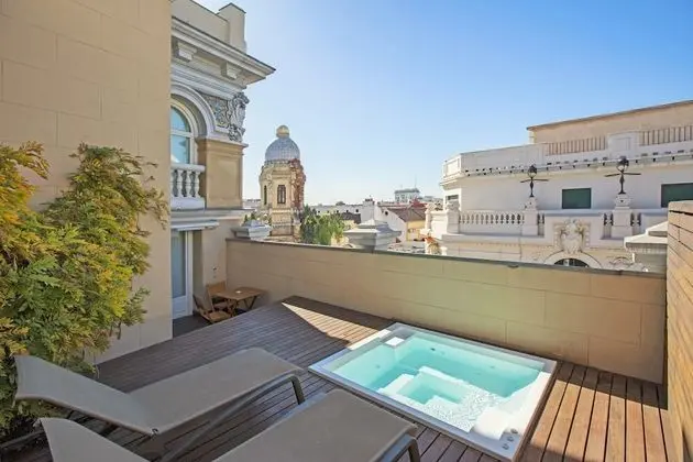 Deluxe Tek Büyük Yataklı Oda, Teras (Jacuzzi)