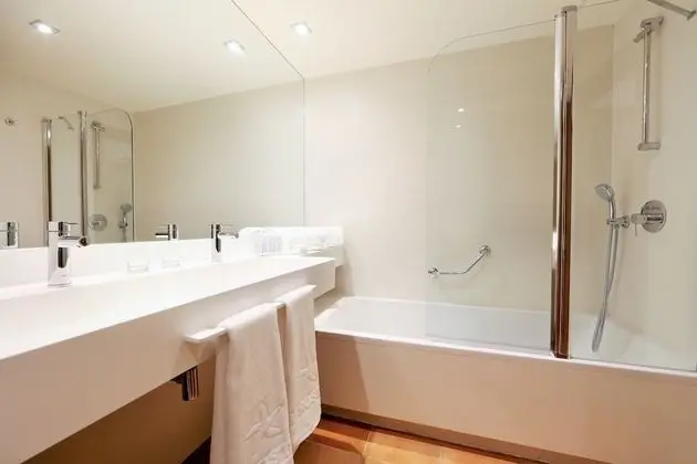 Tek Büyük Yataklı Oda (Sharing Pool)