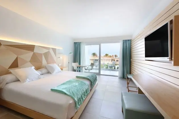 Family Oda, Balkon (2 adults + 2 children)