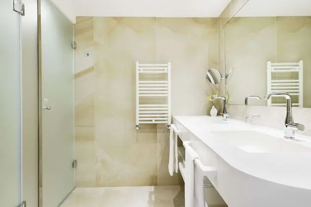 Family Oda, Balkon (2 adults + 2 children)