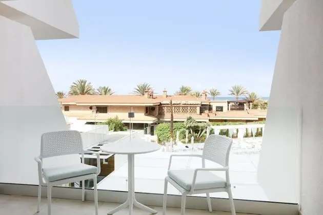 Family Oda, Balkon (2 adults + 2 children)